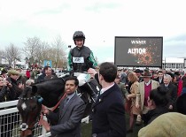 Altior nedosáhne na hattrick. Představujeme účastníky Queen Mother Champion Chase