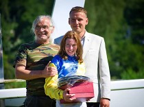 Šampionát se dramatizuje, Andrésová jde do čela